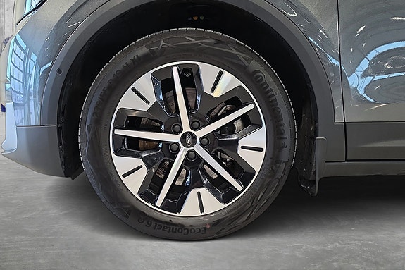Ford Explorer 10 of 25