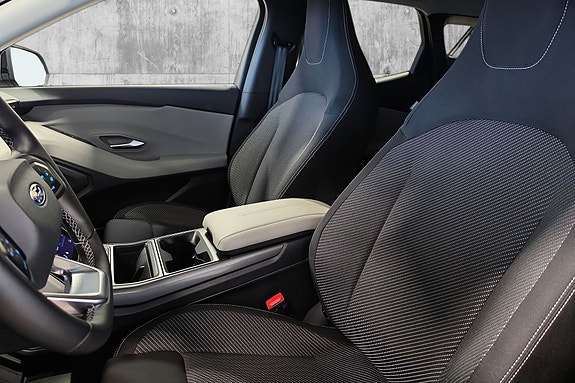 Ford Explorer 15 of 25