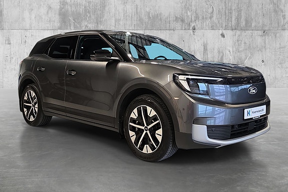 Ford Explorer 3 of 25