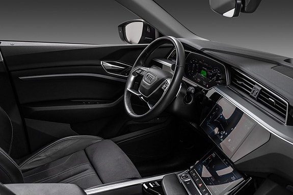 Audi Q8 e-tron 15 of 30