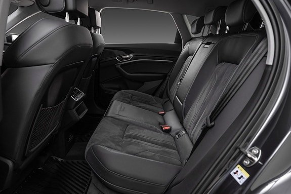 Audi Q8 e-tron 12 of 30