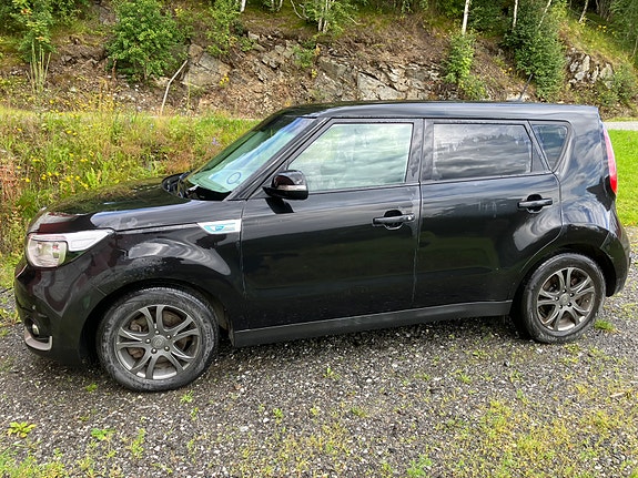 Kia Soul 2 of 6