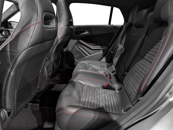 Mercedes-Benz CLA200 12 of 24