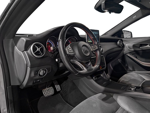 Mercedes-Benz CLA200 15 of 24