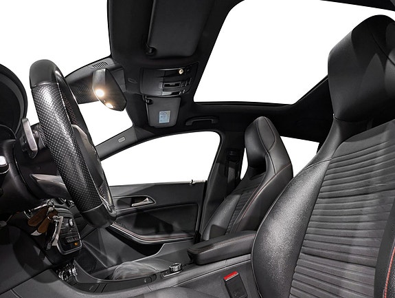 Mercedes-Benz CLA200 13 of 24