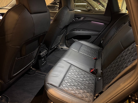Audi Q4-Serie 8 of 30