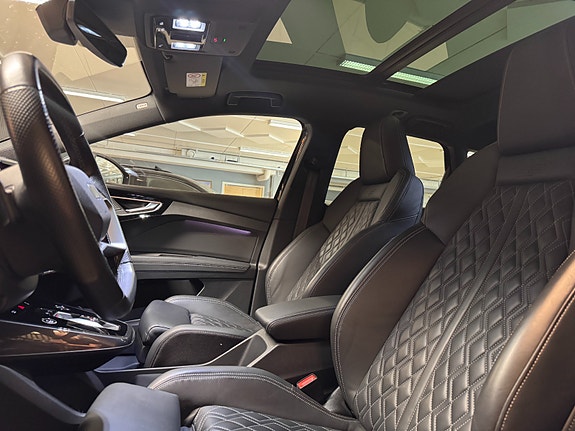 Audi Q4-Serie 7 of 30