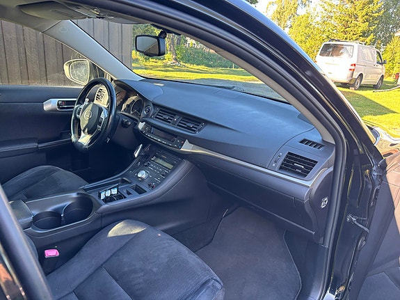Lexus CT200h 6 of 11