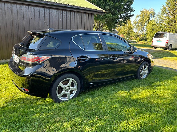 Lexus CT200h 4 of 11