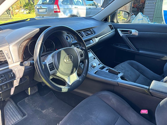 Lexus CT200h 8 of 11