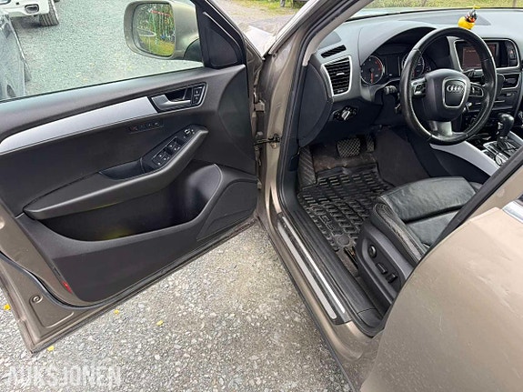 Audi Q5 9 of 16