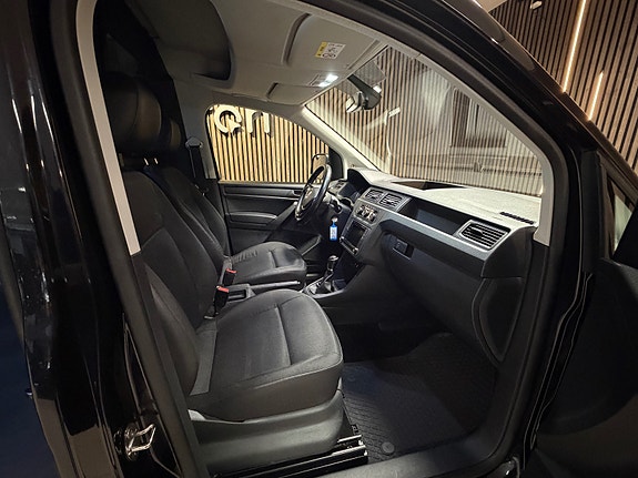 Volkswagen Caddy 6 of 16