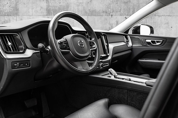 Volvo XC60 17 of 29