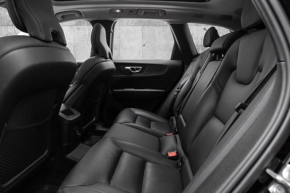 Volvo XC60 18 of 29