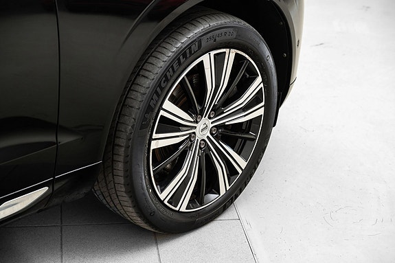 Volvo XC60 8 of 29