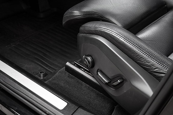 Volvo XC60 16 of 29