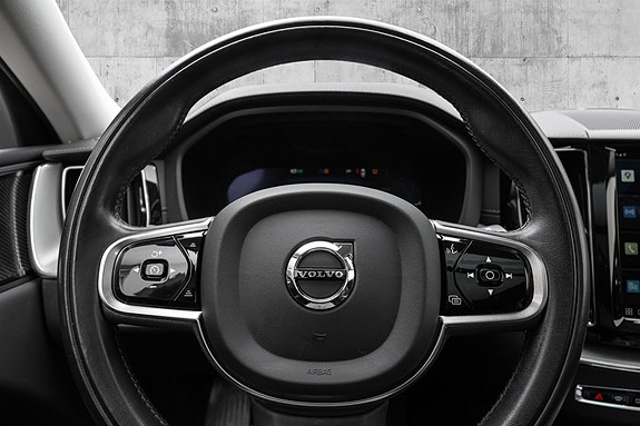 Volvo XC60 21 of 29