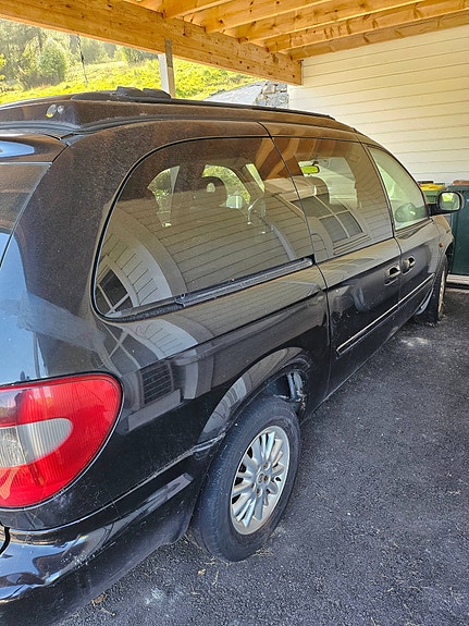 Chrysler Grand Voyager 2 of 6