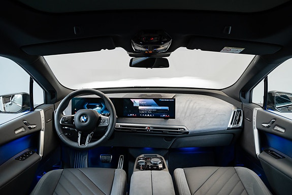 BMW iX 18 of 30