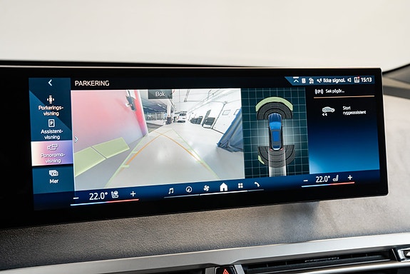 BMW iX 20 of 30