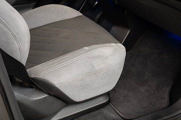 BMW iX 30 of 30