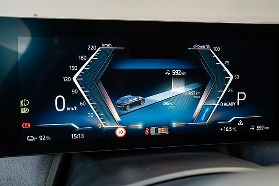 BMW iX 26 of 30