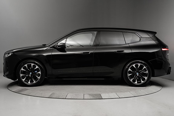 BMW iX 2 of 30
