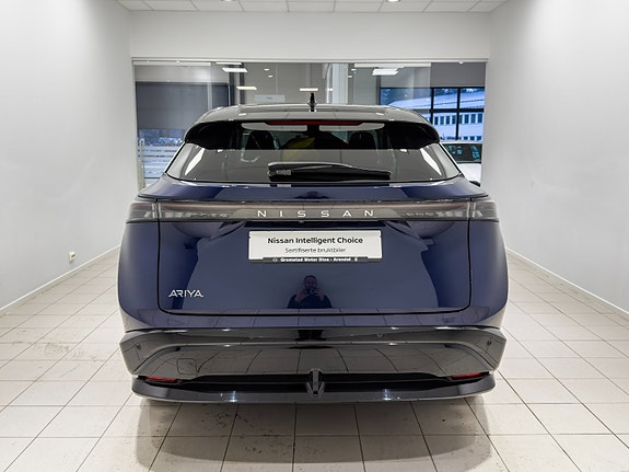 Nissan Ariya 4 of 30