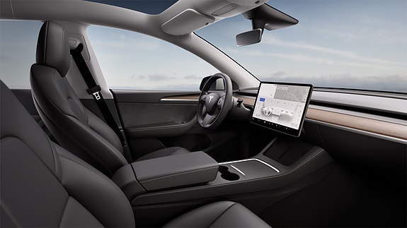 Tesla Model Y 5 of 5