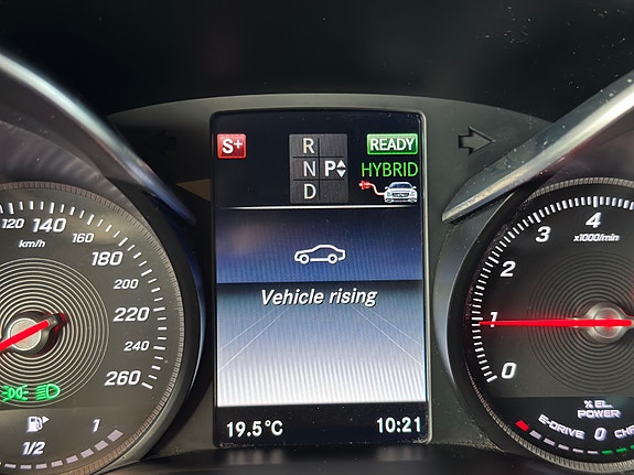 Mercedes-Benz C350 e 22 of 26