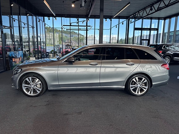 Mercedes-Benz C350 e 4 of 26