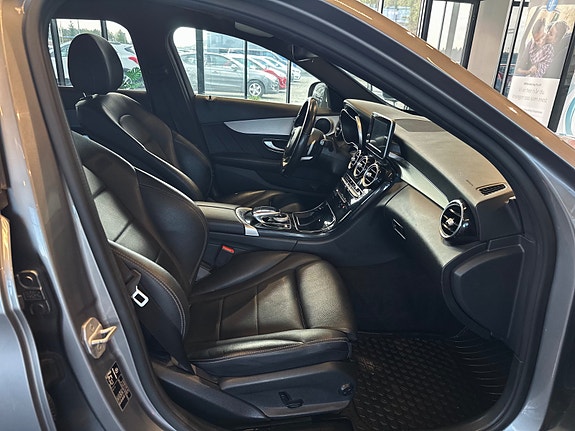 Mercedes-Benz C350 e 13 of 26