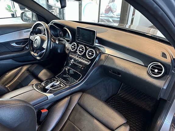 Mercedes-Benz C350 e 14 of 26