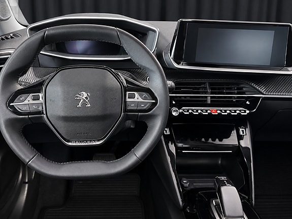 Peugeot e-2008 16 of 23