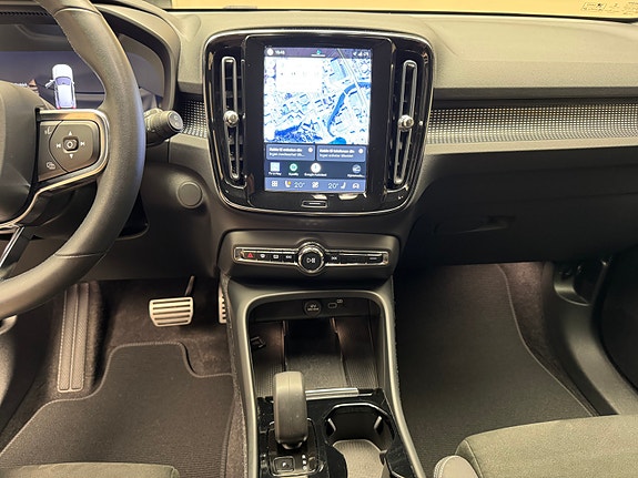Volvo XC40 23 of 30