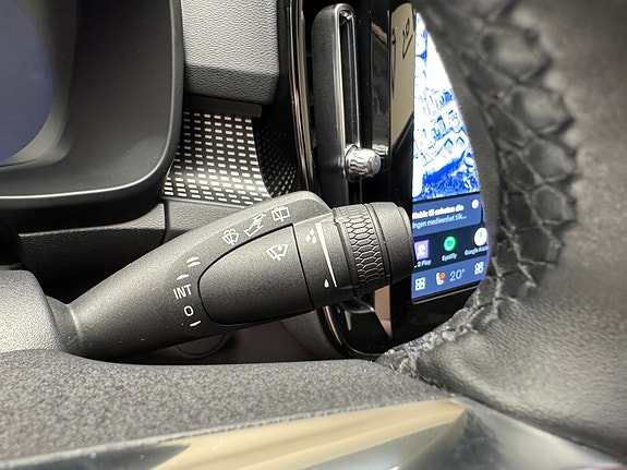 Volvo XC40 19 of 30
