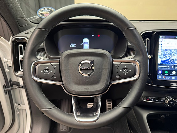 Volvo XC40 16 of 30