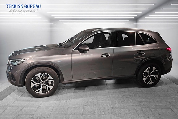 Mercedes-Benz GLC300 e 2 of 30