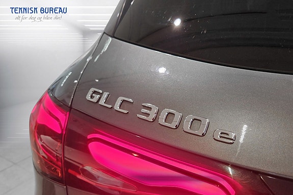 Mercedes-Benz GLC300 e 17 of 30