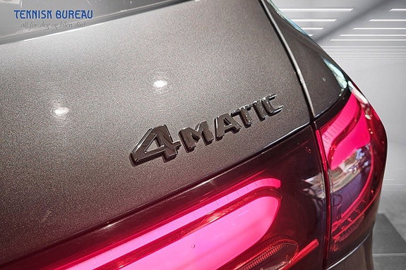 Mercedes-Benz GLC300 e 18 of 30