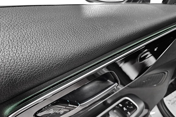 Mercedes-Benz GLC300 e 27 of 30