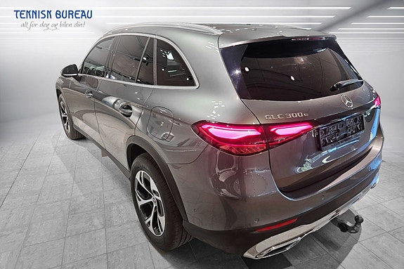 Mercedes-Benz GLC300 e 19 of 30
