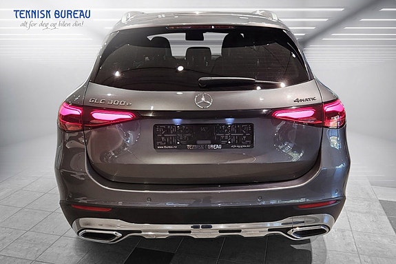 Mercedes-Benz GLC300 e 20 of 30