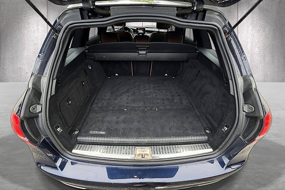 Mercedes-Benz C350 e 23 of 24
