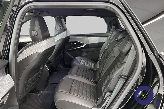 Peugeot e-5008 11 of 18