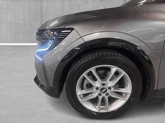 Renault Megane E-Tech 12 of 13