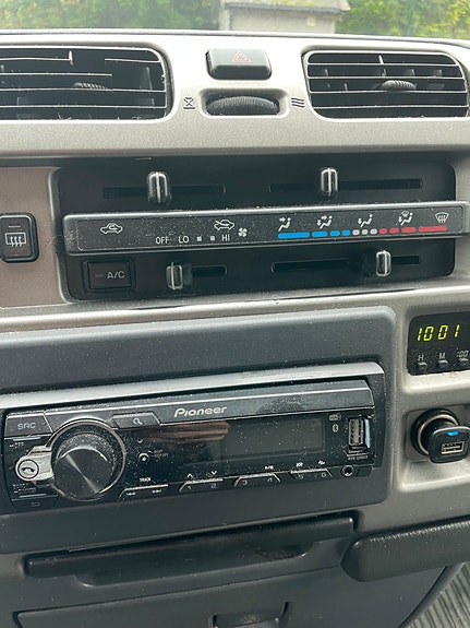 Toyota HiAce 13 of 13