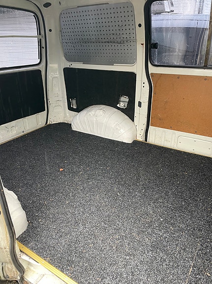 Toyota HiAce 8 of 13