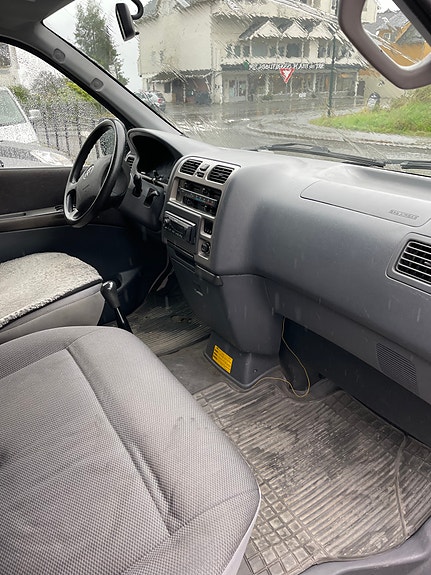 Toyota HiAce 11 of 13
