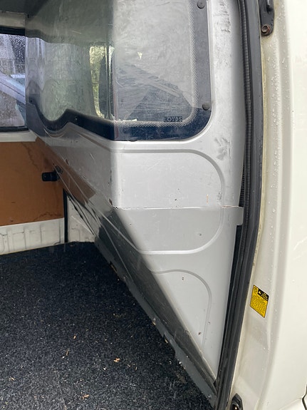 Toyota HiAce 9 of 13